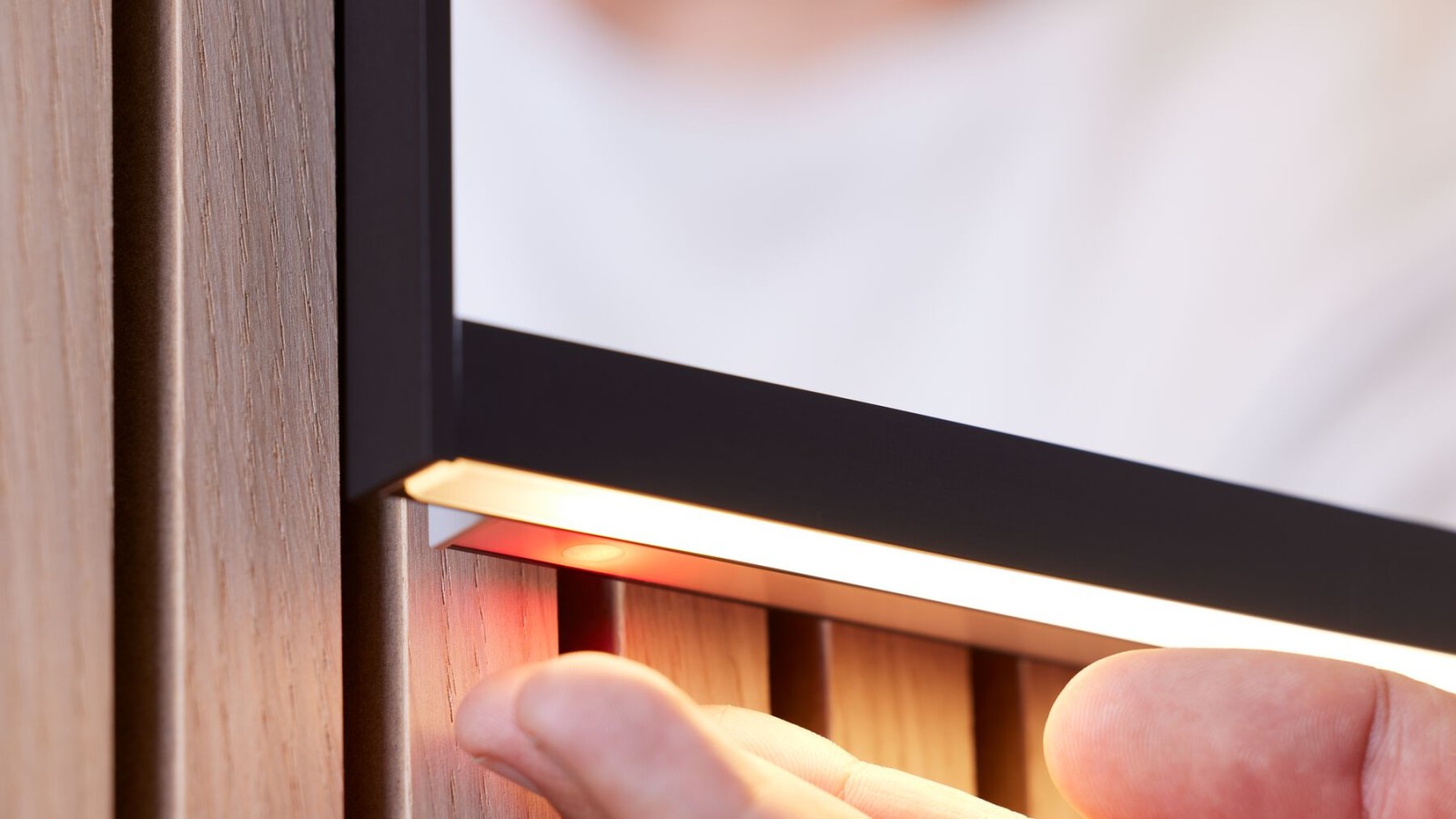 The anti-mist heating can be activated manually. The anti-mist heating can be activated manually.