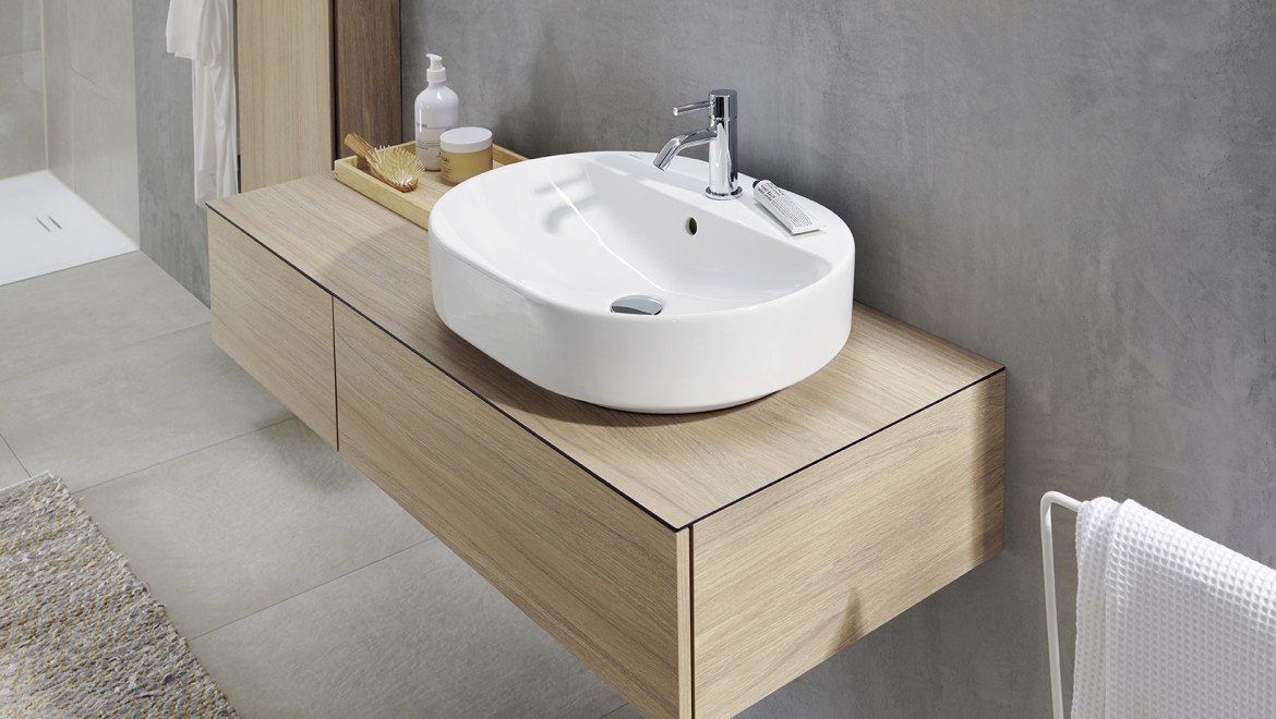 Geberit VariForm washbasin cabinet in oak