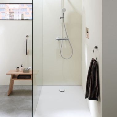 Geberit Olona floor-even shower with glass walk-in shower panel