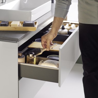 Modular organisation system with practical compartments