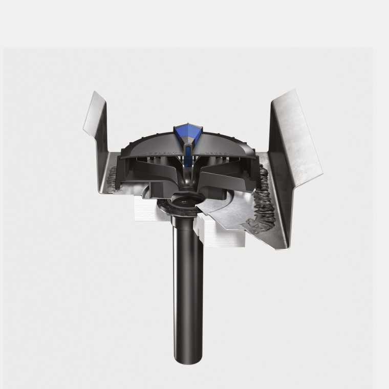 Installation of the Geberit Pluvia syphonic roof drainage system on a roof with a steel gutter Installation of the Geberit Pluvia syphonic roof drainage system on a roof with a steel gutter