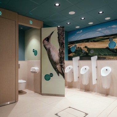 Geberit Preda urinal with automatic flush actuation