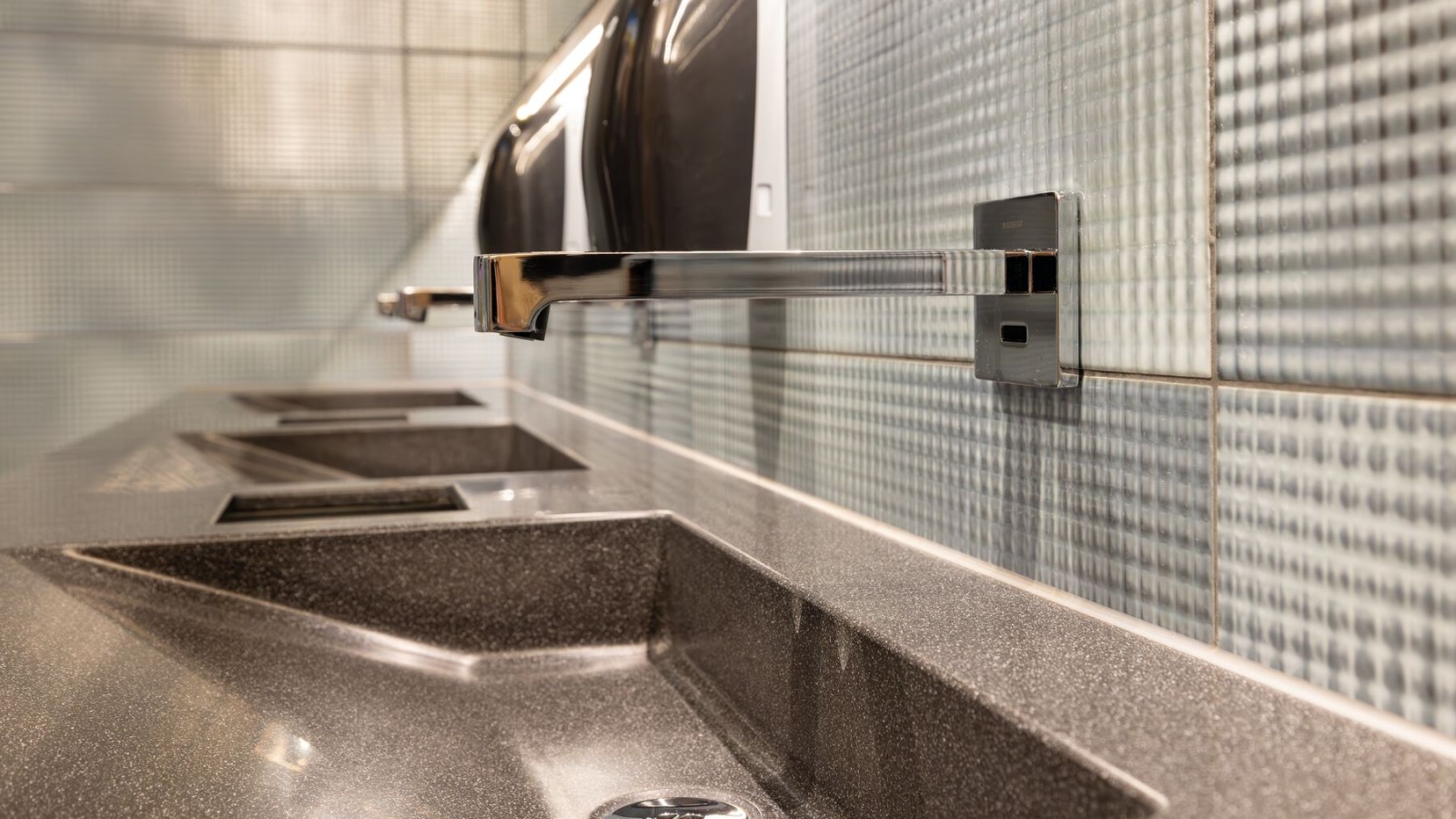 Geberit Brenta wall-mounted tap for the washbasin area Geberit Brenta wall-mounted tap for the washbasin area