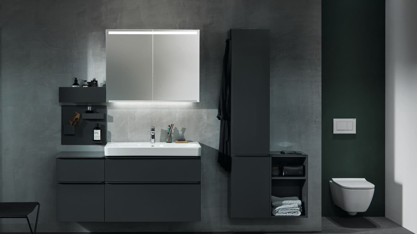 A wall-hung Geberit Smyle Square WC installed in a niche A wall-hung Geberit Smyle Square WC installed in a niche