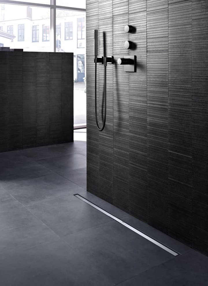 Floor-even shower with Geberit CleanLine shower channel Floor-even shower with Geberit CleanLine shower channel