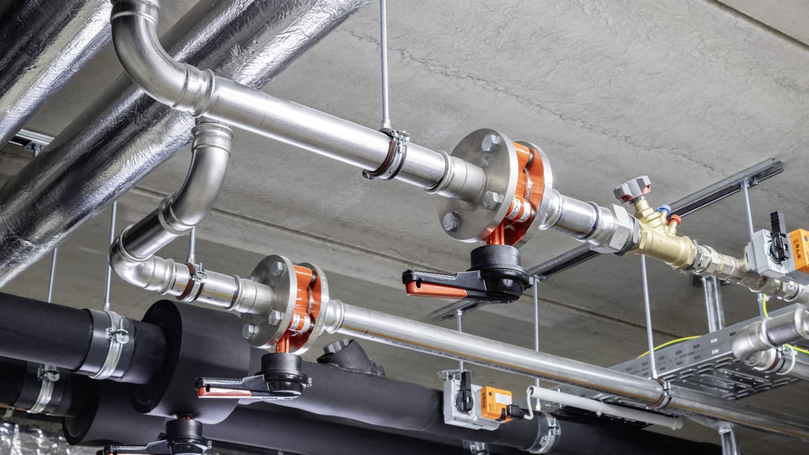 Geberit Mapress Stainless Steel and Geberit Mapress Therm were used for the cooling system in the new building Geberit Mapress Stainless Steel and Geberit Mapress Therm were used for the cooling system in the new building